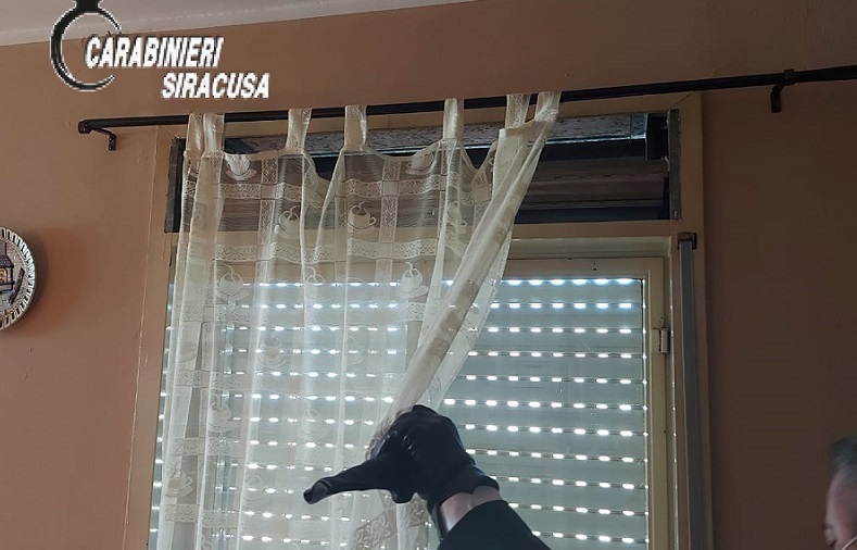 Droga sequestrata in una casa a Priolo