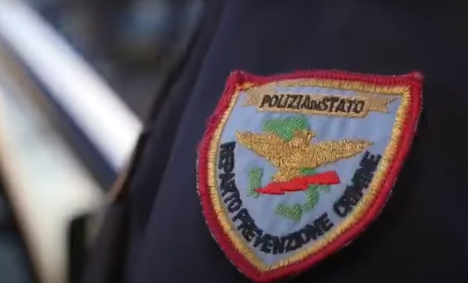 polizia arresta nonna armata
