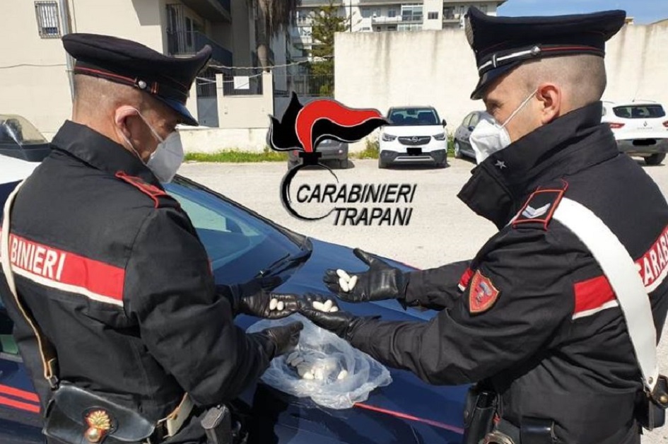 Arrestati due pusher col reddito di cittadinanza