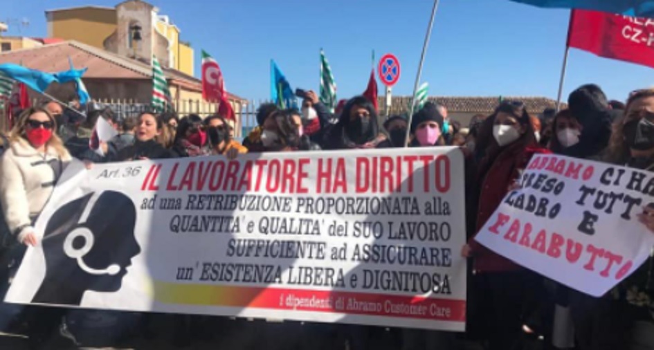 A rischio i lavoratori del call center Abramo