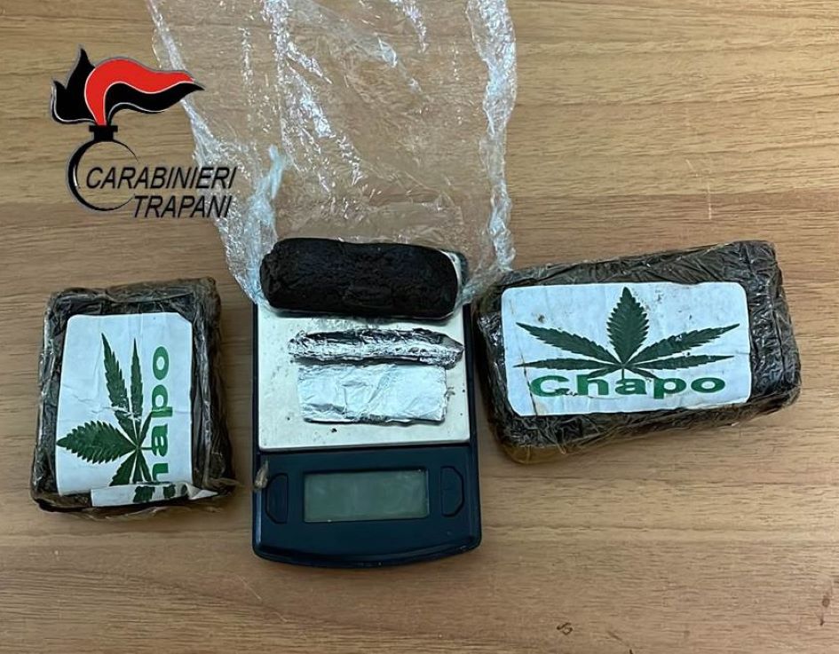 Due arresti per droga ed evasione