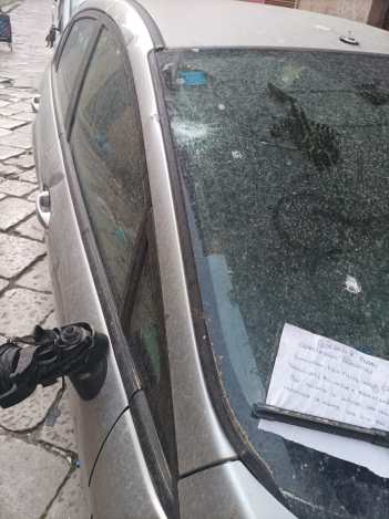 macchina danneggiata