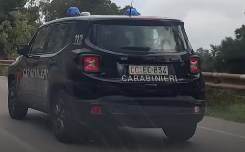 Ai domiciliari si stava imbarcando e viene arrestato dai carabinieri