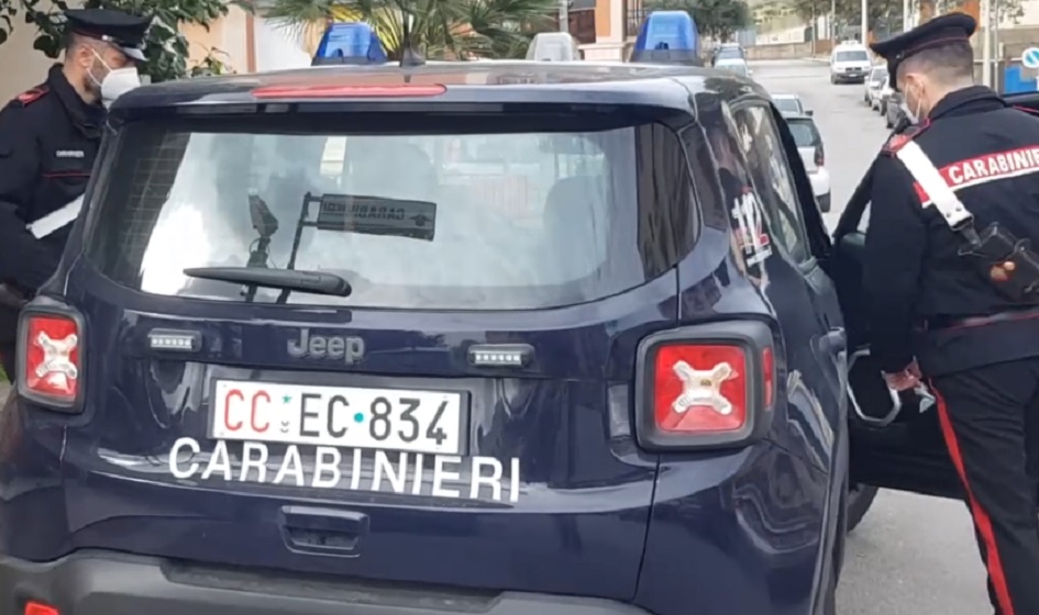 Carabinieri frenano l'escalation di violenza contro i genitori