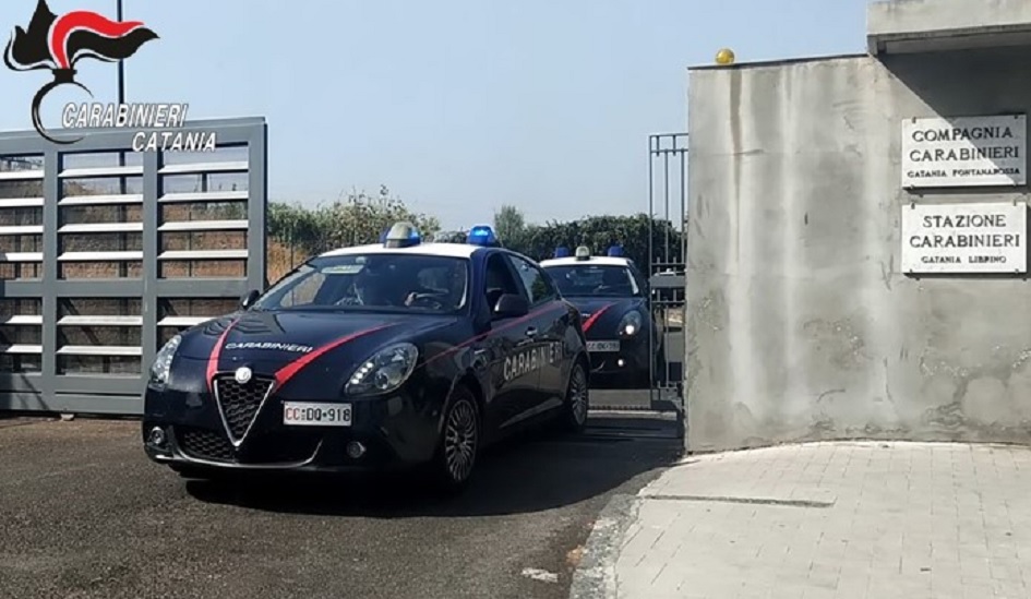 Denunciato per aver violato gli arresti domiciliari