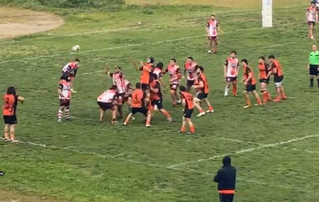 Rugby Palermo in azione sul campo delle Tigri Bari