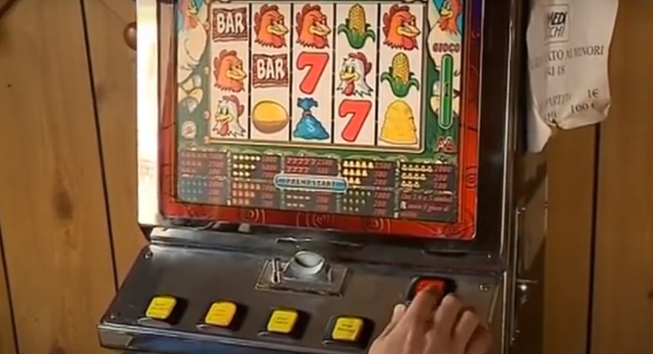 scoperte slot machine abusive in un circolo di Catania