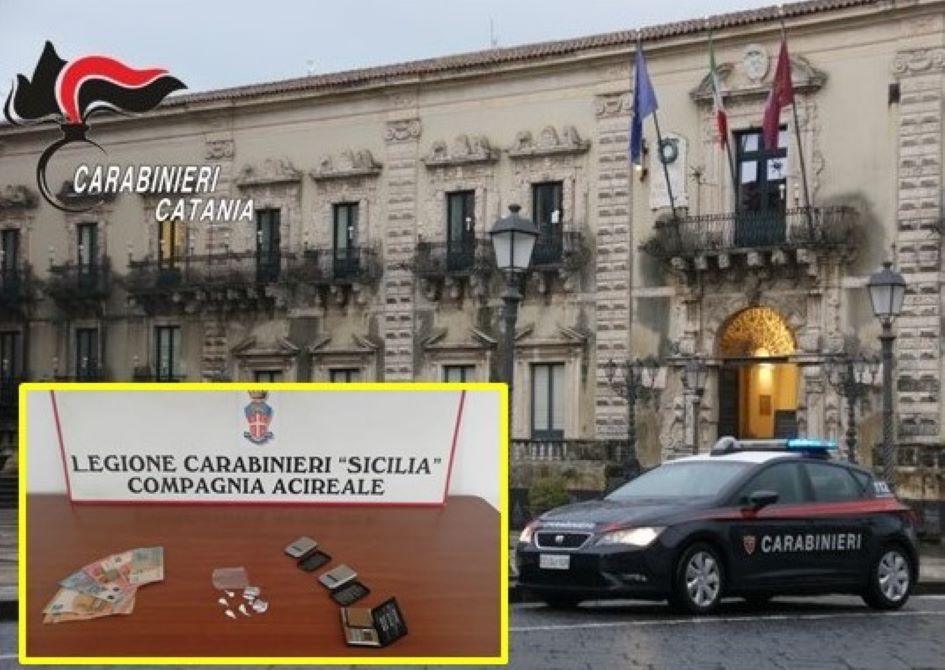 Trovata droga nascosta in auto