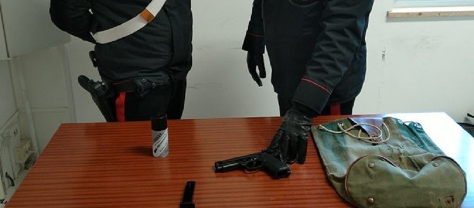 Scoperta pistola modificata in un casolare di Vizzini