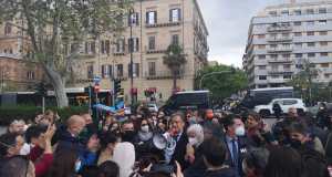 Nuova protesta degli ex Almaviva e Covisan, un “obolo per la buonuscita di Altavilla”