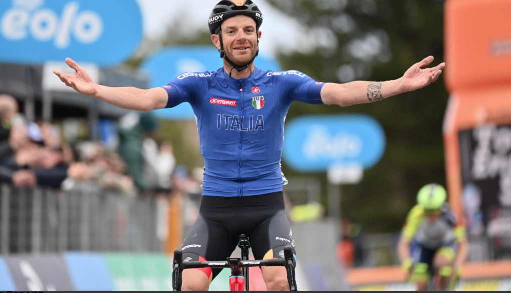 Damiano Caruso vince la quarta tappa del Giro di Sicilia 2022 e si aggiudica la corsa giallorossa