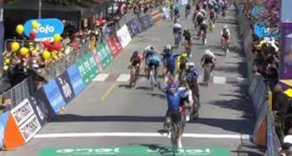 Matteo Malucelli si aggiudica la prima tappa del Giro di Sicilia 2022