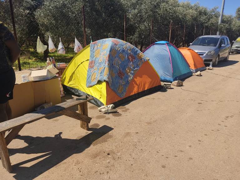 La tendopoli allestita dai migranti a Cassibile