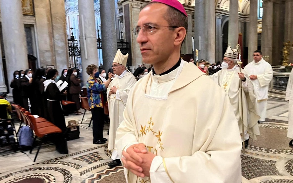 Il neo vescovo Isacchi alle celebrazioni della santa suor Santocanale