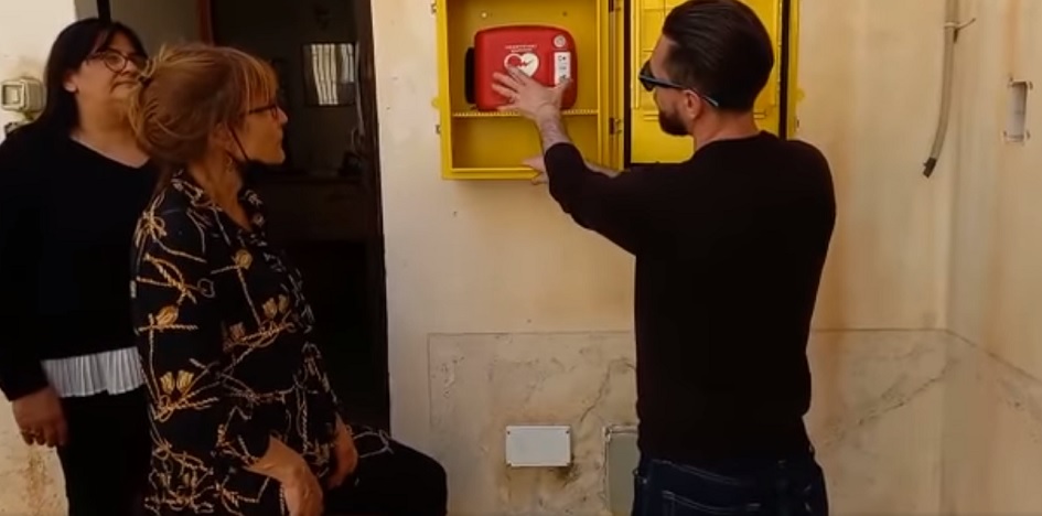 Il 118 dona defibrillatore al Comune di Cinisi
