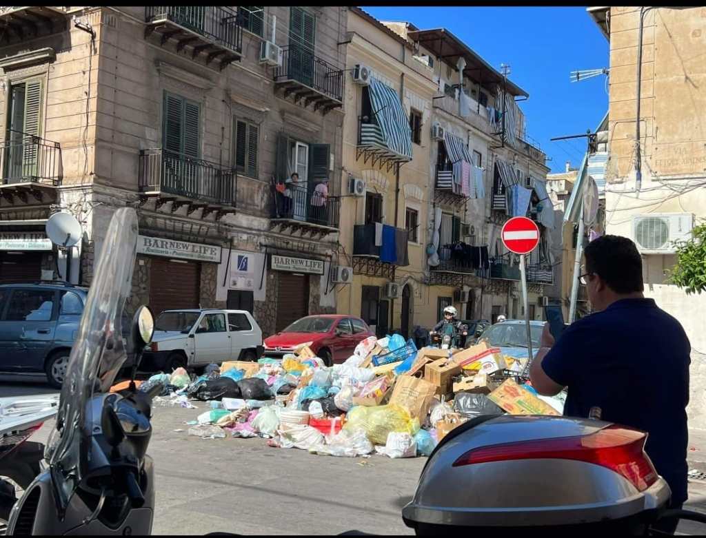 Rifiuti a Borgovecchio, Palermo