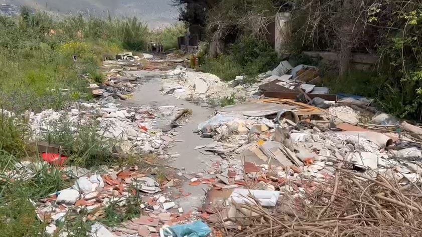 Zen - Strada cancellata dai rifiuti, via Scordia