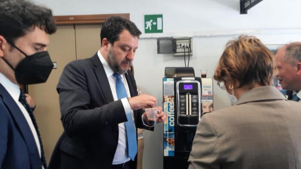 Matteo Salvini in pausa durante il processo Open Arms a Palermo