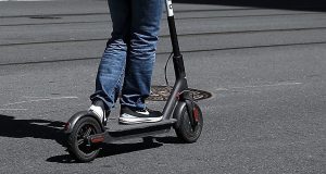 Hai chiesto la targa per il monopattino in tempo? Potresti prendere la multa lo stesso