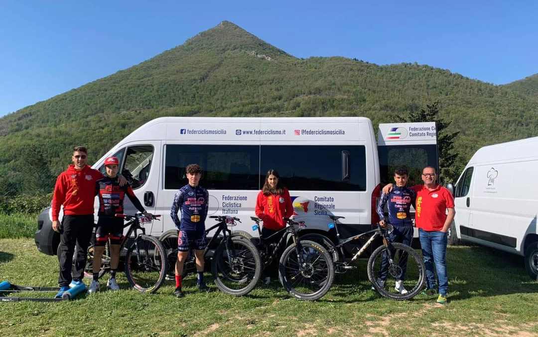 La rappresentativa siciliana di mountain bike protagonista in Puglia e  nelle Marche - BlogSicilia - Ultime notizie dalla Sicilia