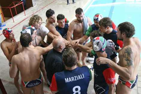 Gruppo squadra del Telimar impegnato col Salerno