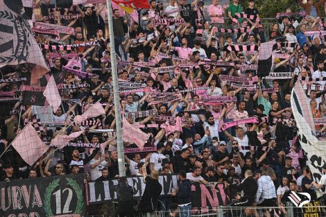 Entusiasmo tifosi Palermo a Chiavari