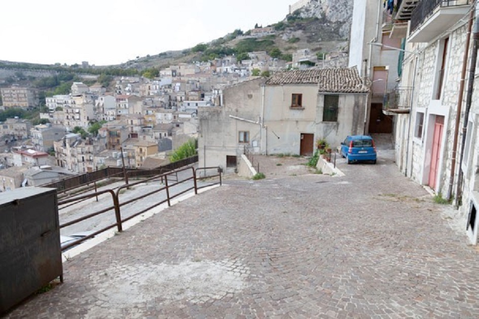 L'area del centro storico di Caltabellotta a rischio frane