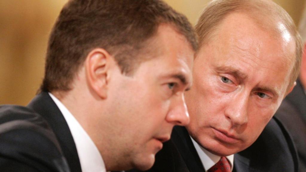 Dmitri Medvedev e Vladimir Putin.