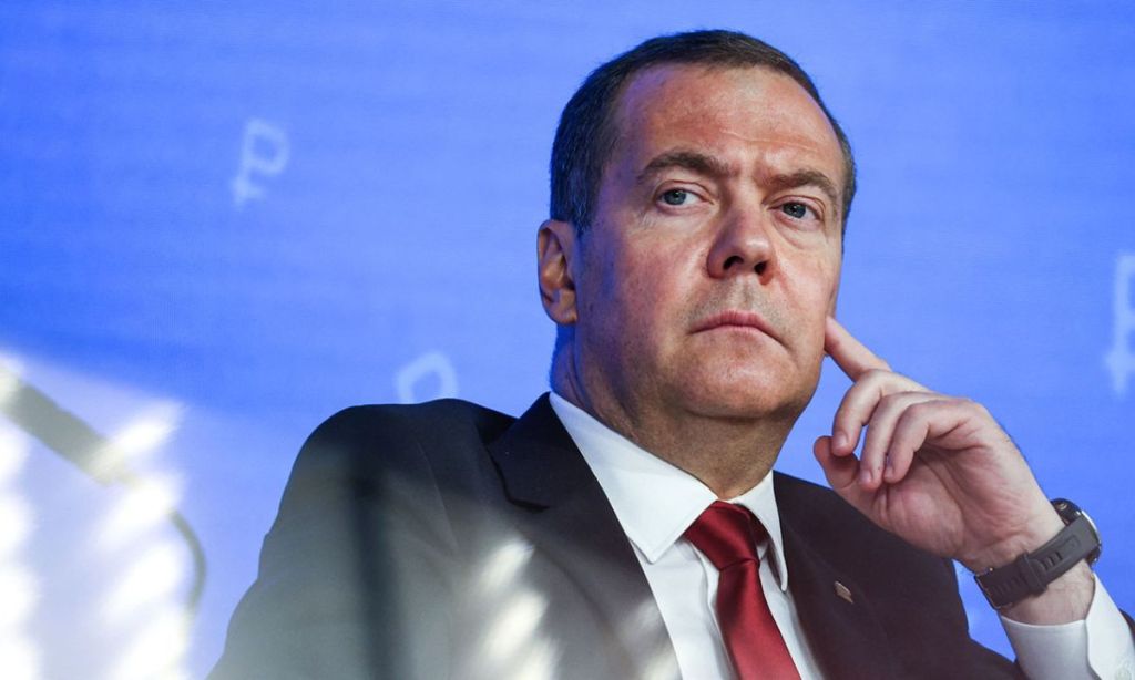 Medvedev, ex presidente della Federazione Russa attacca Macron, Draghi e Scholz.