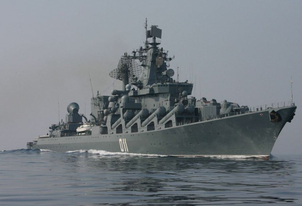 Incrociatore russo Varyag nel Mar Ionio.