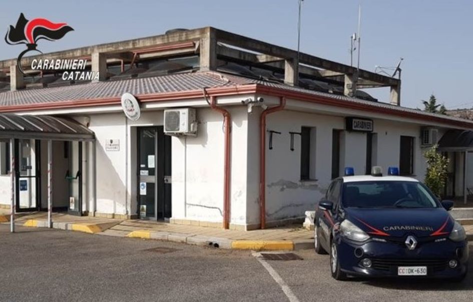 La droga scoperta in casa del pusher e dei genitori