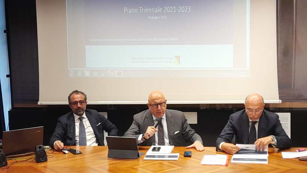 Gaetano Armao presenta il piano triennale dell'innovazione tecnologica
