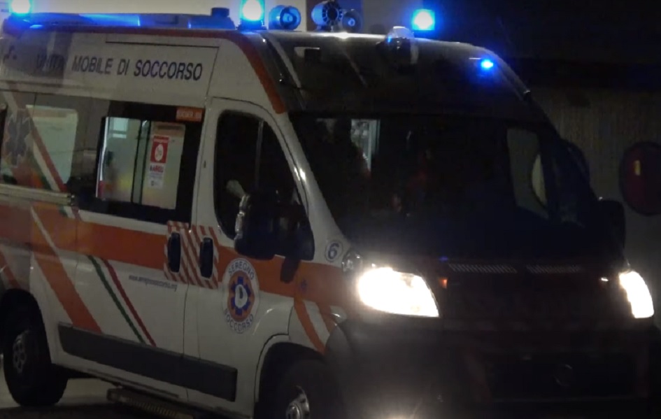 Bambino in bici travolto da auto