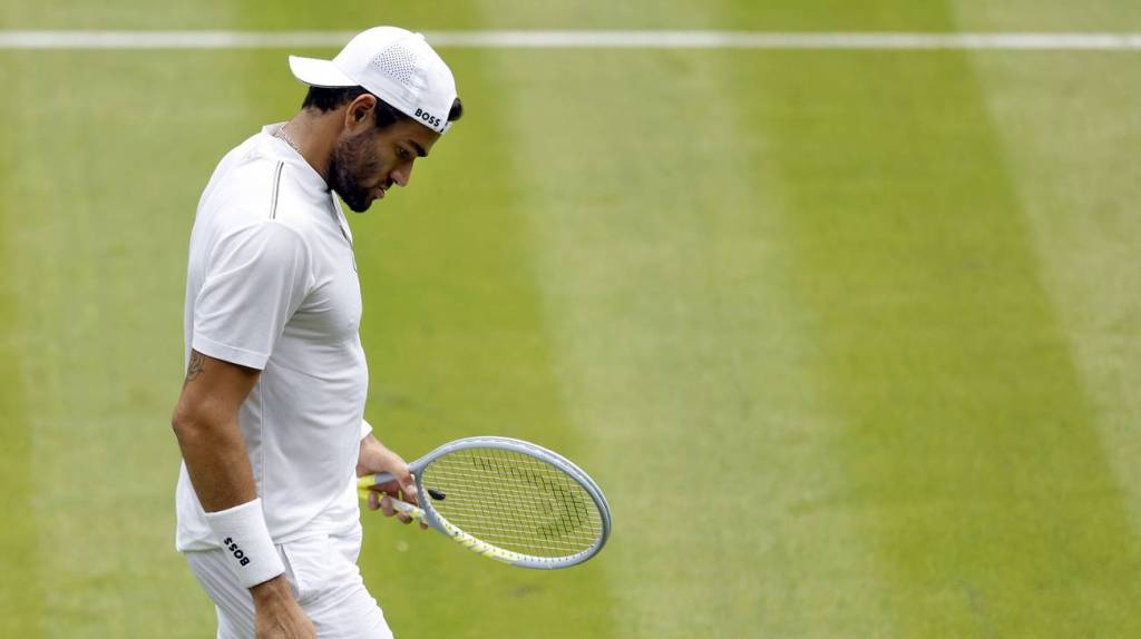 Matteo Berrettini si è ritirato da Wimbledon per il Covid-19.