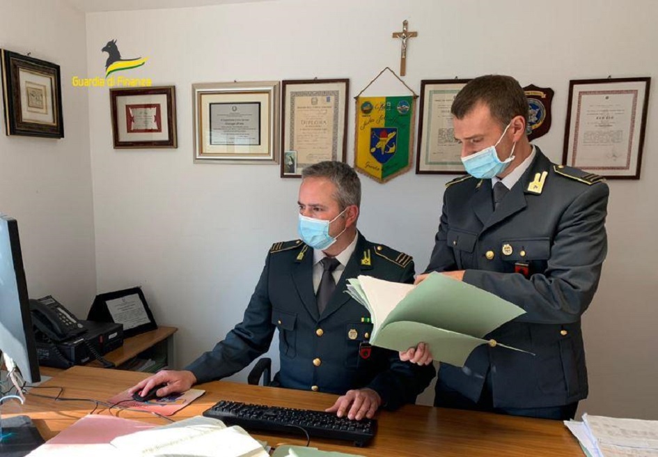 Scoperti lavoratori in nero in una discoteca