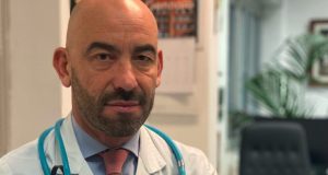 Ebola Bundibugyo, l’allarme di Bassetti: “Mortalità oltre il 50%, nessun vaccino. I numeri sono solo la punta dell’iceberg”