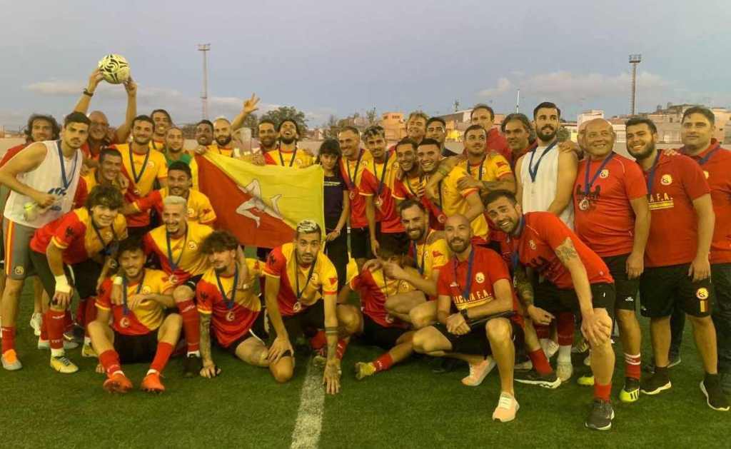 Nazionale Siciliana di calcio nello storico esordio con la Nazionale della Sardegna
