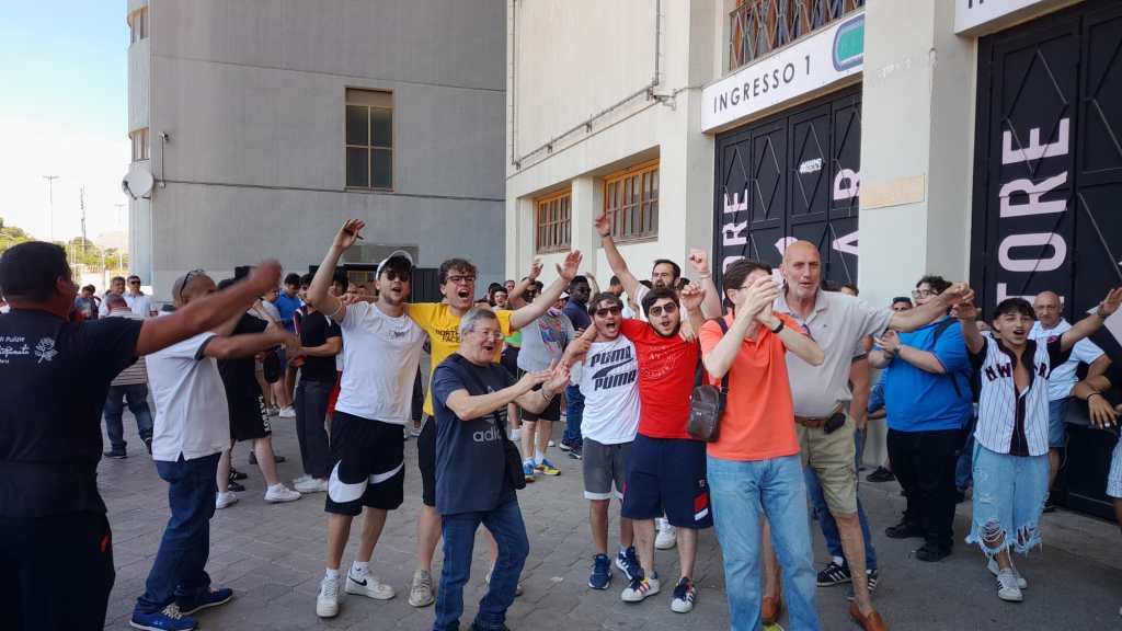 Tifosi Palermo al Barbera per acquisto biglietti