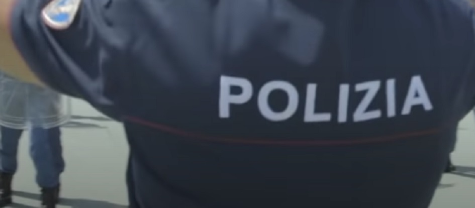 Bimbo scompare e polizia avvia ricerche