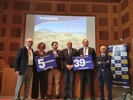 Ryanair presenta a Palermo la nuova stagione estiva dei voli