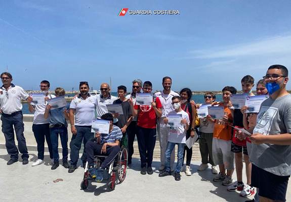Studenti in visita alla Capitaneria di Porto di Terrasini