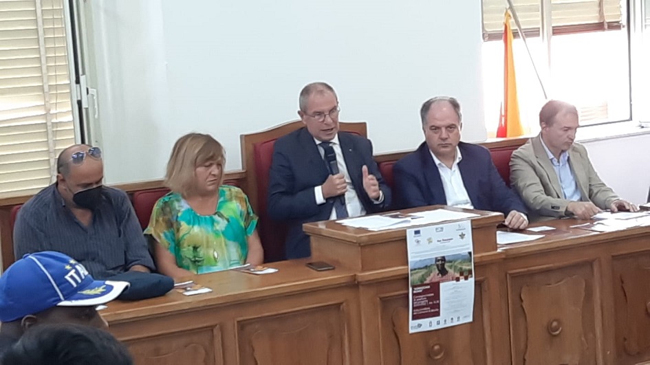 Presentato a Bronte il progetto contro il caporalato