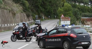 Lite tra impiegato e datore di lavoro, carabinieri trovano un arsenale e fucile clandestino