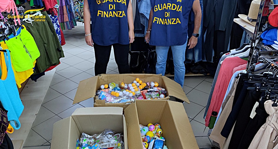 Sequestro di merce in due empori