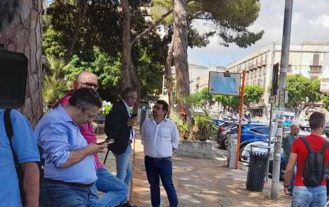 Gelarda alla tappa del tour di De Luca