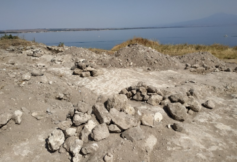 Lavori di sbancamento a Punta Castelluccio