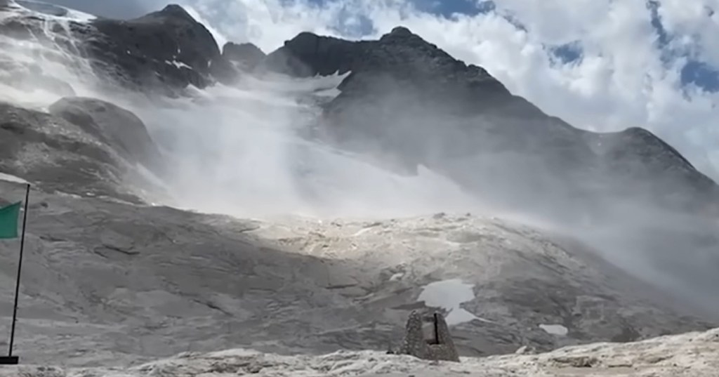 Crollo sulla Marmolada.