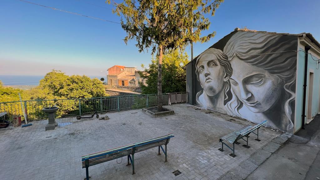 Street Art, cittadini si tassano e fanno realizzare un murales a Piedimonte Etneo