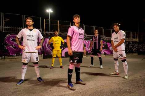 Nuove maglie del Palermo per la stagione 2022-23