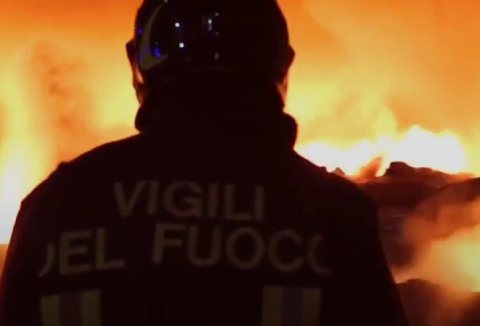 Incendi di rifiuti in centro a Palermo
